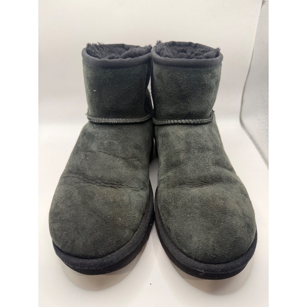 UGG Australia Women's Classic Short Boot Charcoal Suede Sheepskin Lined Size 7 - Picture 1 of 5